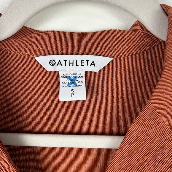 NEW Athleta Echo Top Blouse Rust Burnt Orange Shirt Lightweight Size Small - Picture 2 of 10